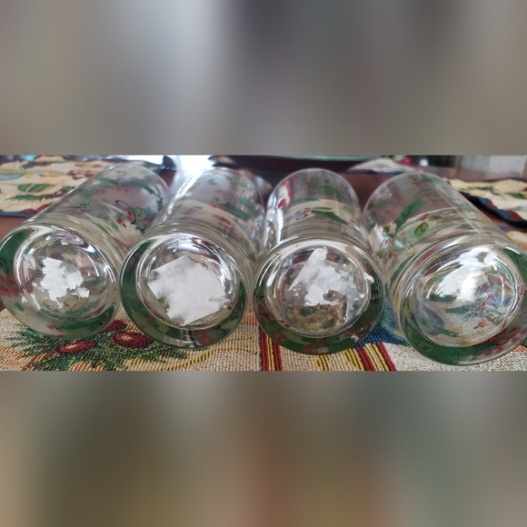 Vintage Christmas Drinking Glasses Hand Painted with Green and Red Holly - Picture 4 of 7